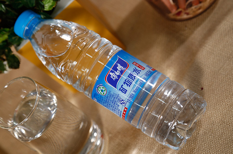 康师傅矿物质水550ml/瓶