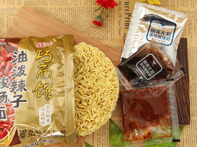 统一巧面馆油泼辣子酸汤面116g/袋